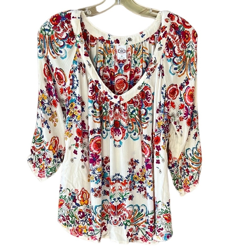 Bila Women's Sz S Flowy Boho White Paisley Multi Floral V Neck Blouse Top